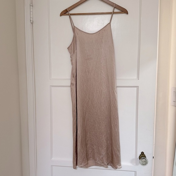 Jenni Kayne satin slip dress in blush - Picture 10 of 12